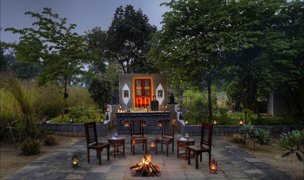 Hotel Courtyard House Kānha Exteriér fotografie